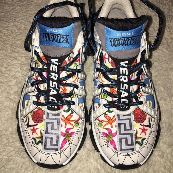 Versace - Picture 3 of 16